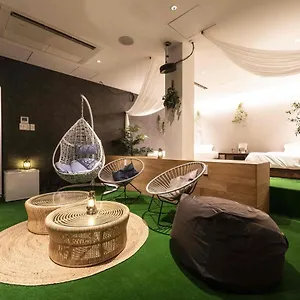  Hostal Glamping Asakusa